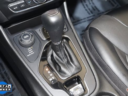 Used 2022 Jeep Cherokee Limited image 7