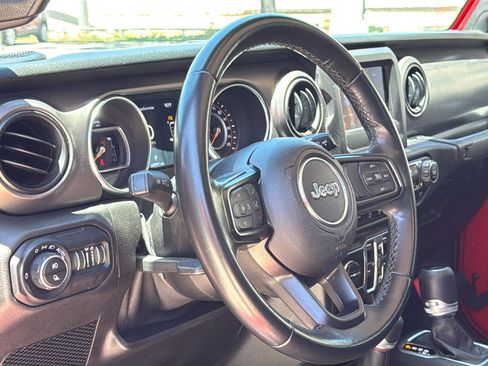 Used 2021 Jeep Gladiator Sport AWD/4WD image 10
