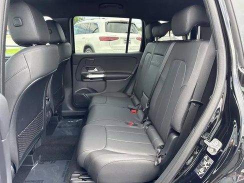 New 2025 Mercedes-Benz GLB 250 image 31