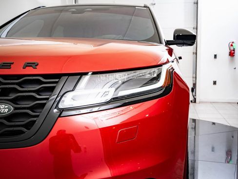 Used 2021 Land Rover Range Rover Velar R-Dynamic S image 16