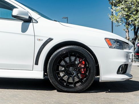 Used 2011 Mitsubishi Lancer Evolution GSR image 9