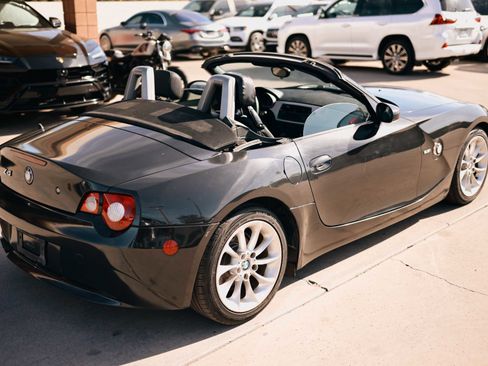 Used 2005 BMW Z4 2.5i image 7