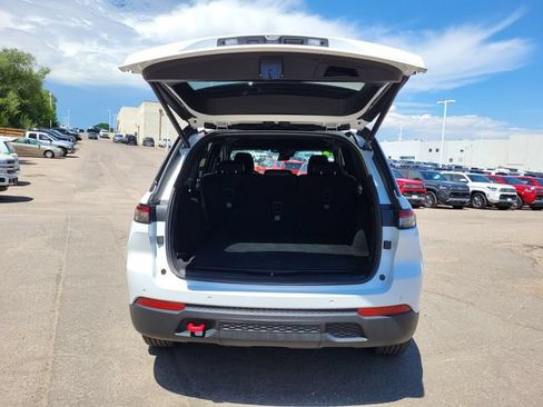 Used 2022 Jeep Grand Cherokee Trailhawk AWD/4WD image 28