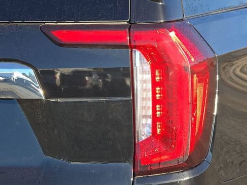 Used 2024 GMC Yukon SLT image 51