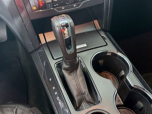 Used 2016 Ford Explorer XLT w/ Equipment Group 202A image 20