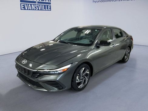 Certified 2025 Hyundai Elantra Sport FWD image 2