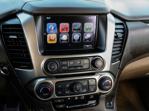 Used 2017 Chevrolet Tahoe LT w/ LT Signature Package image 23