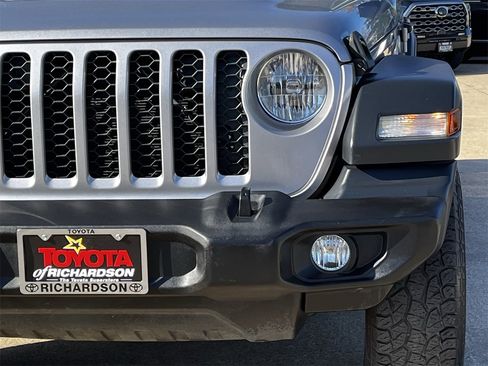 Used 2020 Jeep Gladiator Sport w/ Quick Order Package 24S image 8