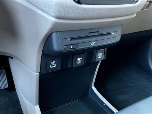 Certified 2024 Honda Odyssey Elite image 16