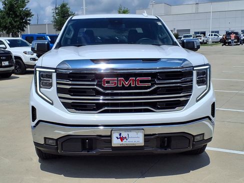 Used 2024 GMC Sierra 1500 SLT RWD image 4