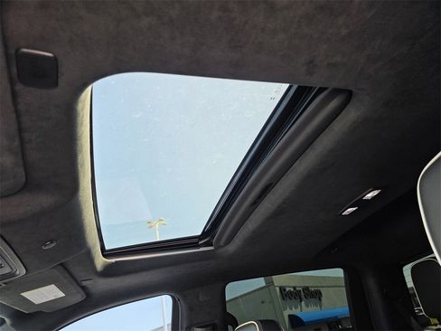 Used 2025 GMC Sierra 1500 AT4X image 17