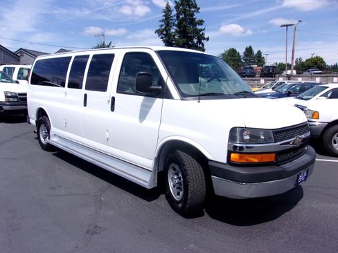 Used 2016 Chevrolet Express 3500 LT w/ LT Preferred Equipment Group image 11