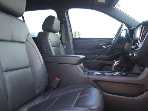 Used 2022 Chevrolet Traverse RS image 15