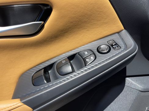 Certified 2025 Nissan Sentra SV w/ SV Premium Package FWD image 16