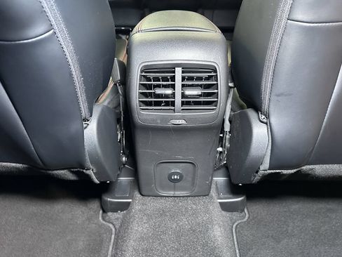 Certified 2025 Ford Escape ST-Line AWD/4WD image 25