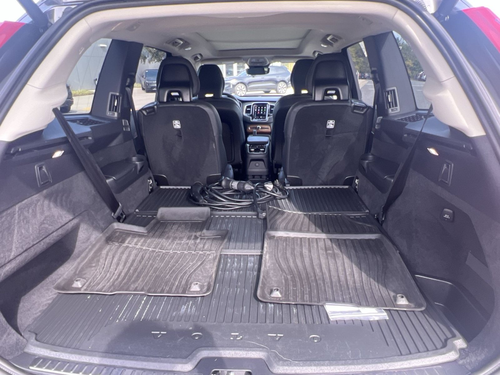 Certified 2025 Volvo XC90 T8 Plus w/ Protection Package AWD/4WD image 27