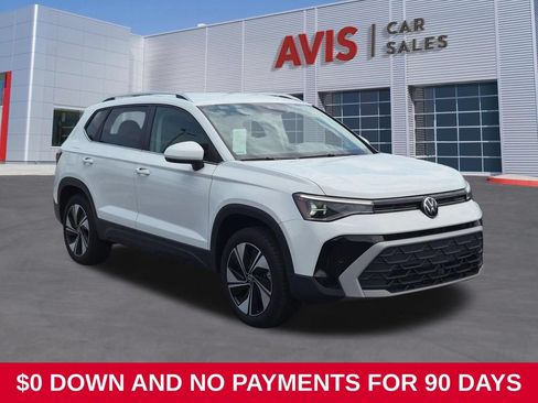 Used 2025 Volkswagen Taos SE AWD/4WD image 3