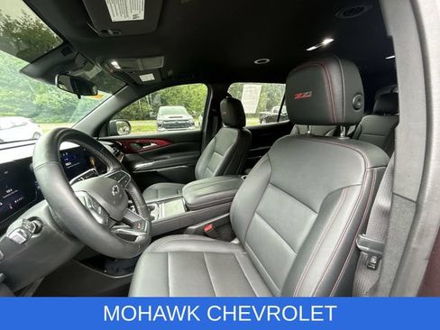 Used 2024 Chevrolet Traverse Z71 AWD/4WD image 10