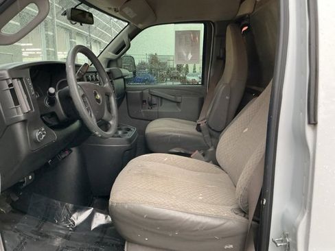 Used 2017 Chevrolet Express 3500 image 14