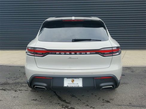 Used 2025 Porsche Macan image 23