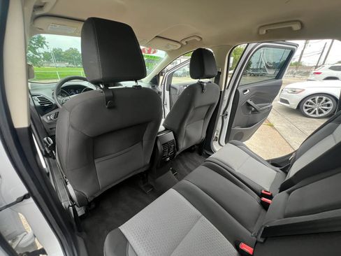 Used 2017 Ford Escape SE FWD image 17