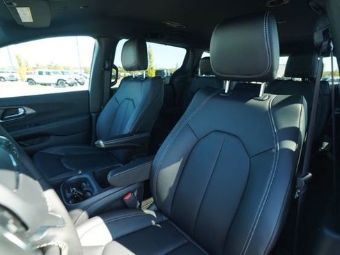 New 2026 Chrysler Voyager LX image 34