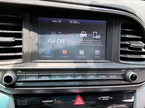 Used 2020 Hyundai Elantra SEL FWD image 23