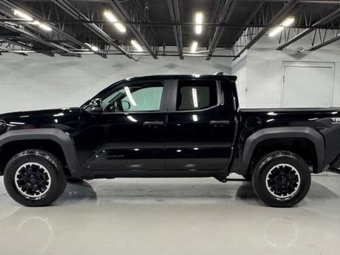 Used 2024 Toyota Tacoma TRD Off-Road AWD/4WD image 2