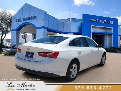 Used 2024 Chevrolet Malibu LT FWD image 3