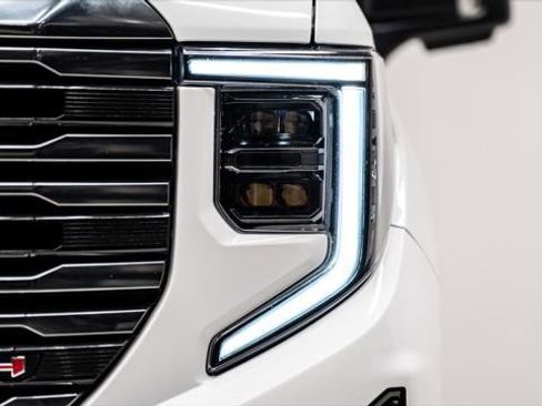 Used 2023 GMC Sierra 1500 AT4 image 27