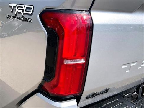 Certified 2024 Toyota Tacoma TRD Off-Road AWD/4WD image 34