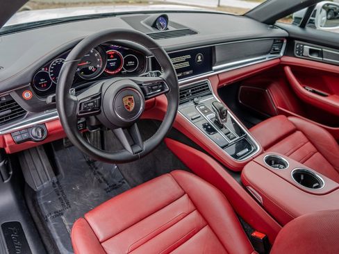 Used 2023 Porsche Panamera Platinum Edition image 4
