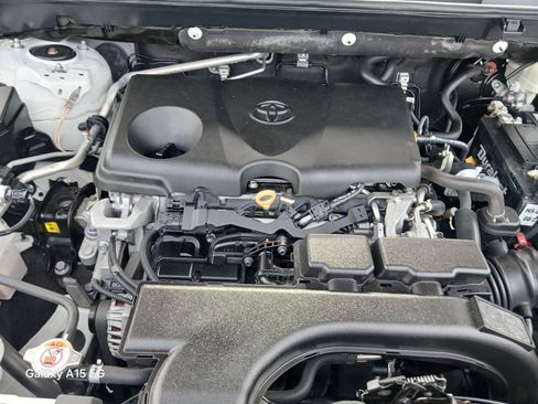 Used 2021 Toyota RAV4 LE FWD image 23