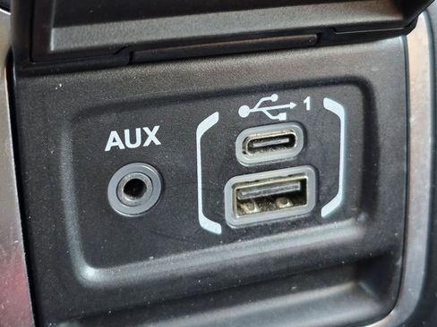 Used 2020 Jeep Gladiator Overland AWD/4WD image 8