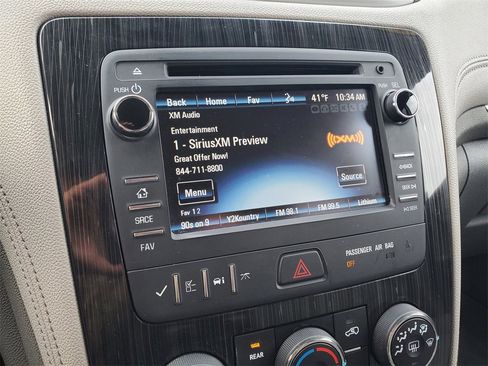 Used 2015 Chevrolet Traverse LT w/ Style and Technology Package image 18