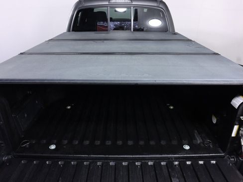 Used 2016 Toyota Tacoma TRD Sport w/ Premium & Technology Package image 36