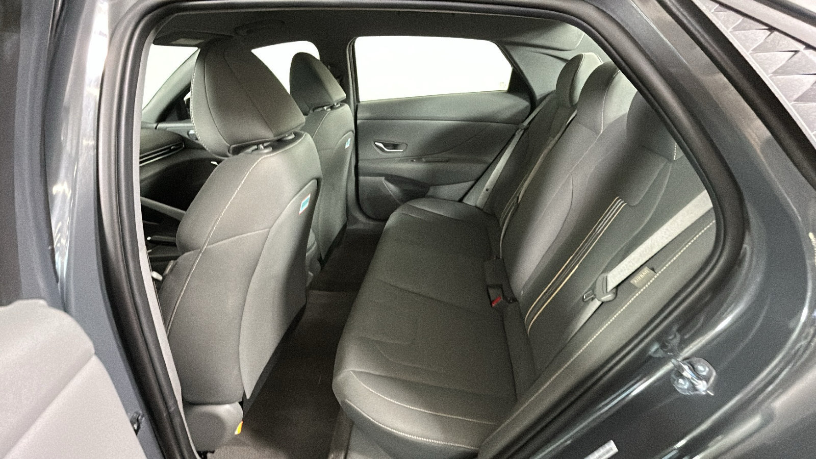 Used 2026 Hyundai Elantra Sport FWD image 33
