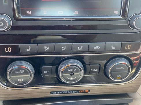 Used 2016 Volkswagen Passat 1.8T SE image 12