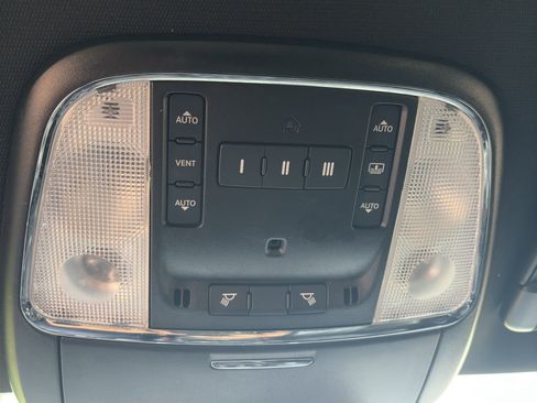 Used 2023 Chrysler 300 S RWD image 23