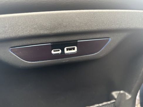 Used 2024 Chrysler Pacifica Limited image 20