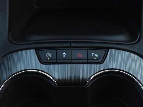 Used 2023 GMC Acadia SLT image 24