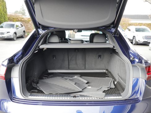 Used 2022 Audi e-tron S Prestige image 15