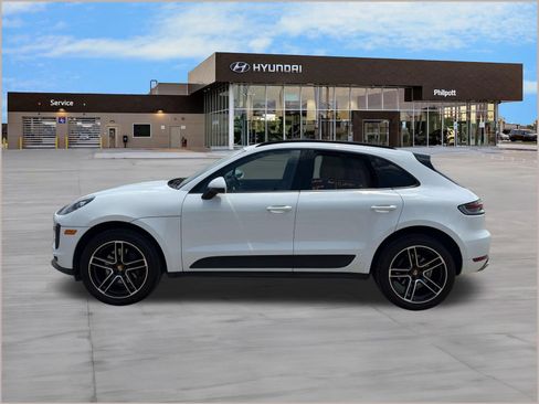 Used 2020 Porsche Macan AWD/4WD image 2