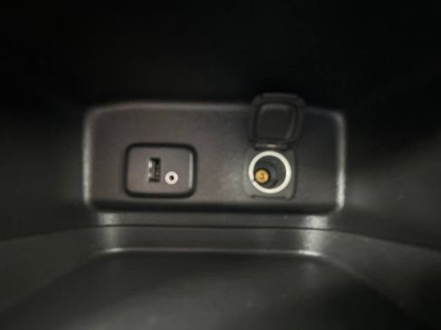 Used 2018 Chevrolet Equinox LT FWD image 18