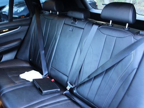 Used 2017 BMW X5 xDrive50i AWD/4WD image 14