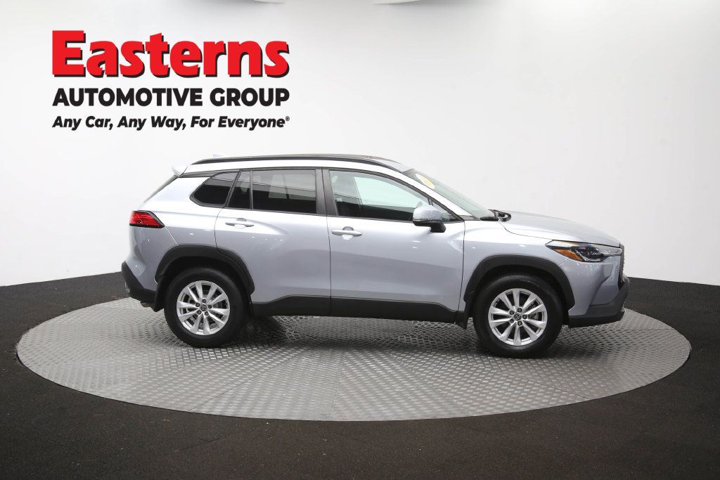 Used 2022 Toyota Corolla Cross LE AWD/4WD image 44