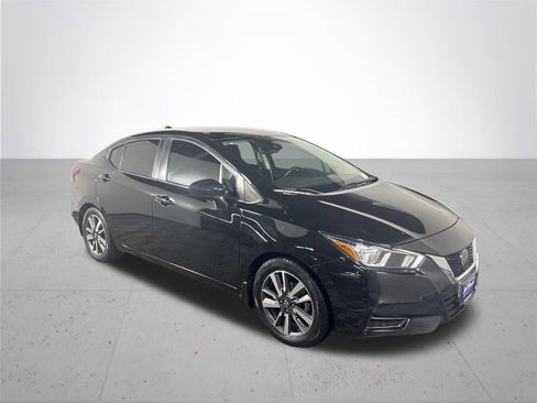 Used 2020 Nissan Versa SV FWD image 4