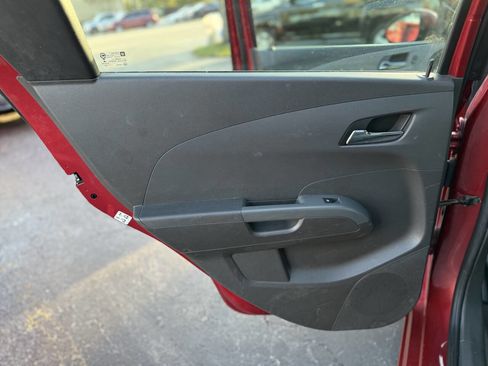 Used 2014 Chevrolet Sonic LT image 11