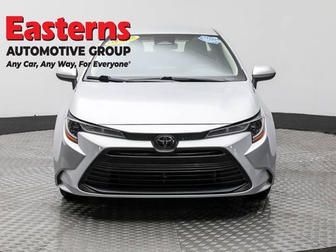 Used 2023 Toyota Corolla LE image 2