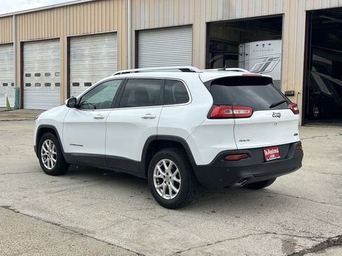 Used 2015 Jeep Cherokee Latitude AWD/4WD image 7